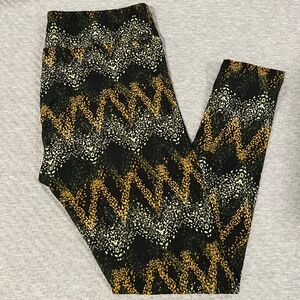 LuLaRoe TC Leggings - NWOT - green, yellow dotted pattern